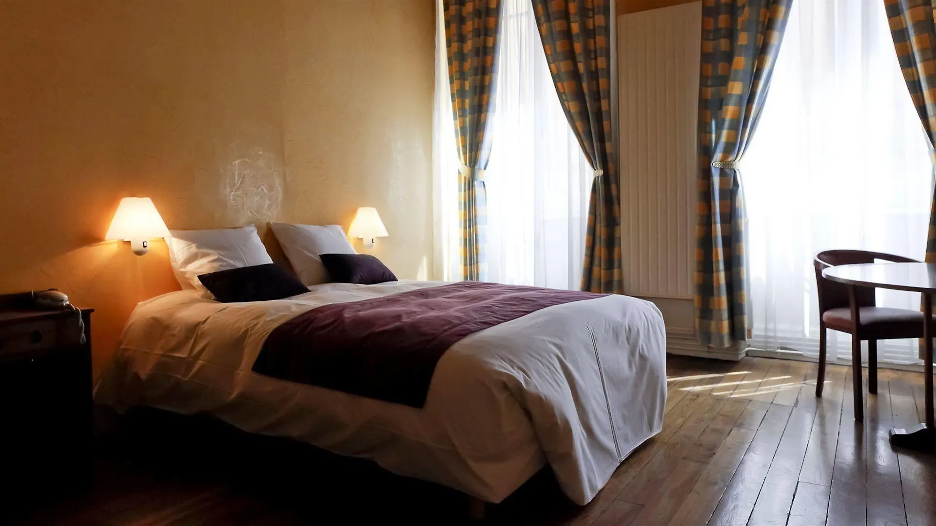 ***  Hotel Saint Vincent Lyon Francia